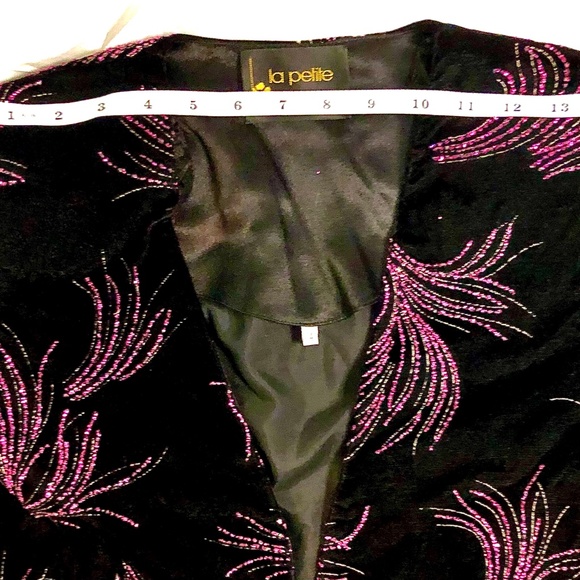 Vintage ILGWU Black Velvet And Pink Jeweled Dinner Jacket, Size 4 - Picture 4 of 10